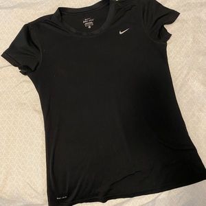 Medium Nike Dri-fit short sleeved shirt - black